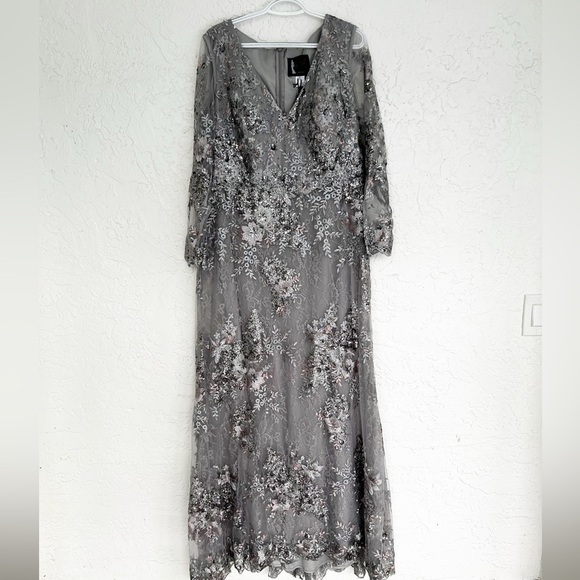 Mac Duggal V Neck Illusion Long Sleeve Embellished Evening Gown Plus Size 18 - Picture 4 of 11